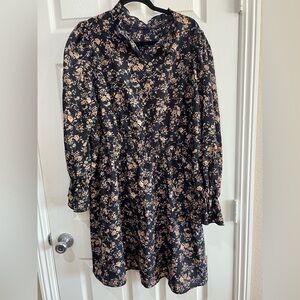 Black with Tan Colored Flowers